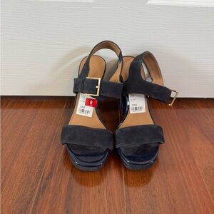 Never Worn - Calvin Klein Elegant Navy Women's Sandals